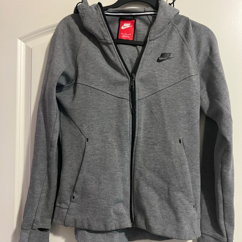 Nike Women's Tech Fleece Windrunner Full-Zip Gray Jacket